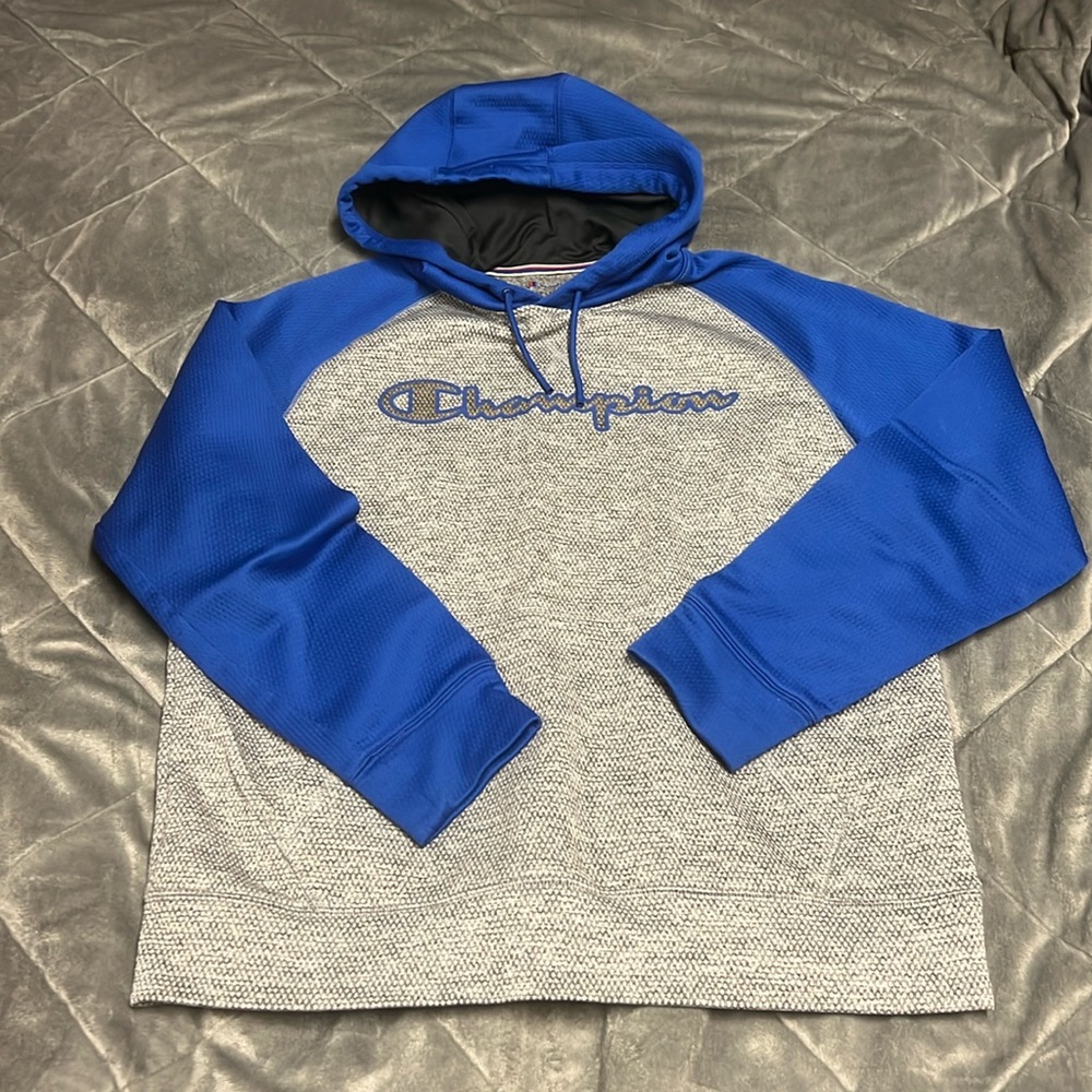 Champion hoodie size M